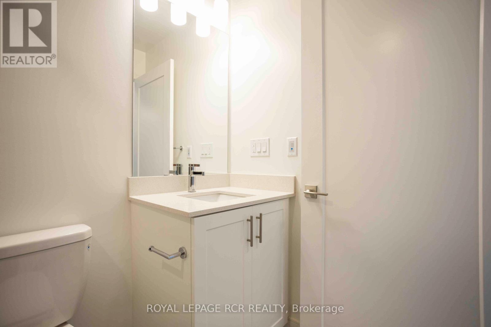 303 - 705 Davis Drive, Newmarket, Ontario  L3Y 2R2 - Photo 9 - N12616654