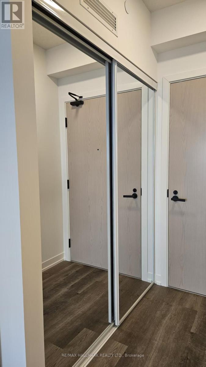 1910 - 8 Interchange Way, Vaughan, Ontario  L4K 4M3 - Photo 7 - N12616692