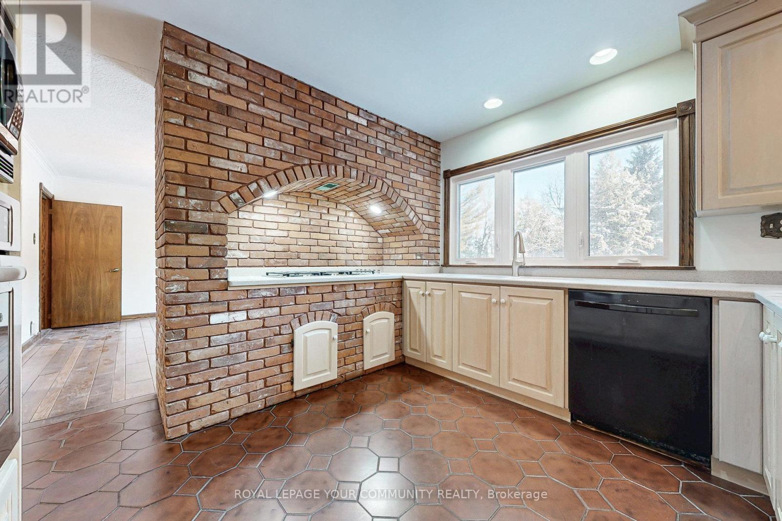 231 Ridge Road, Aurora, Ontario  L4G 0M3 - Photo 13 - N12616698