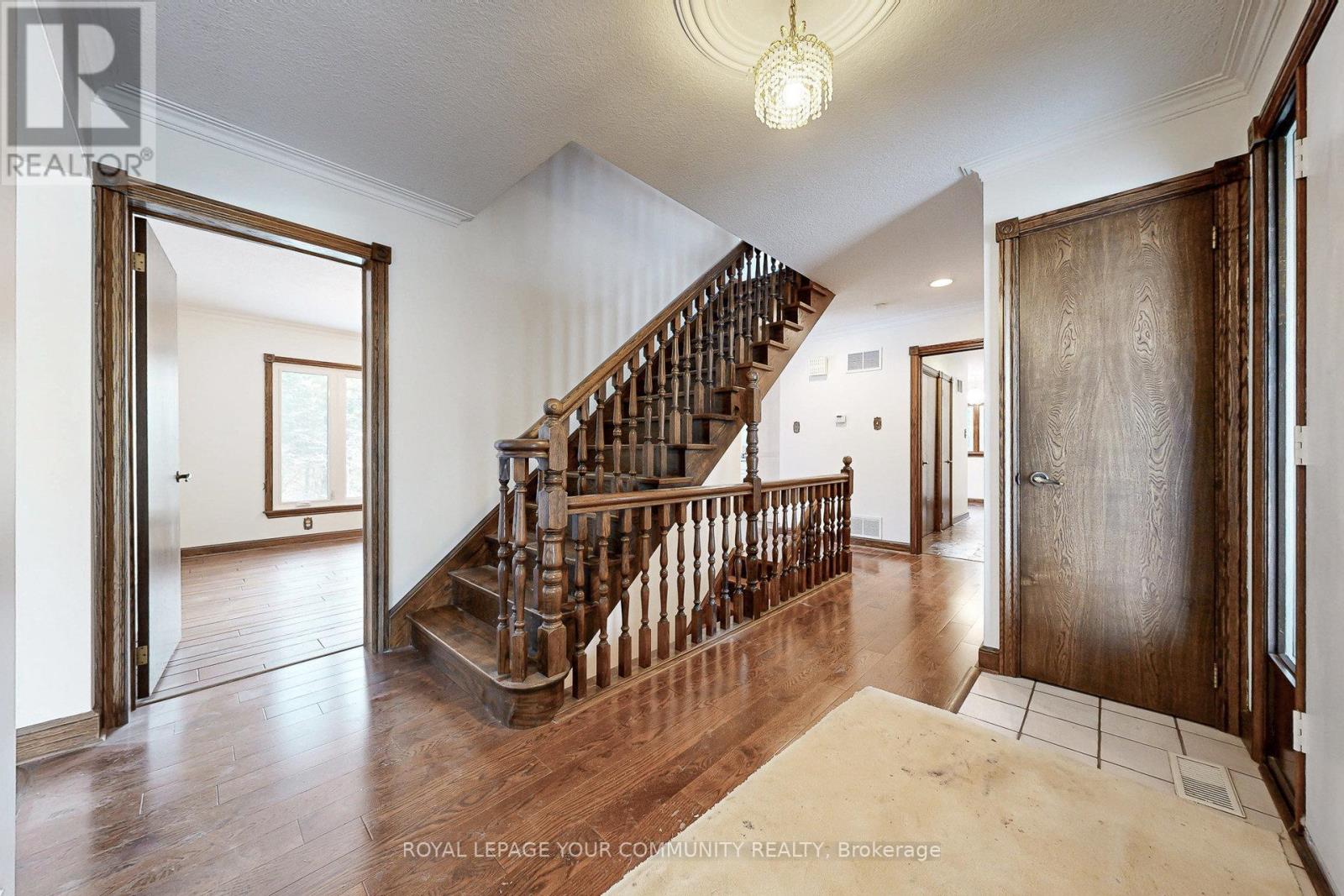 231 Ridge Road, Aurora, Ontario  L4G 0M3 - Photo 4 - N12616698