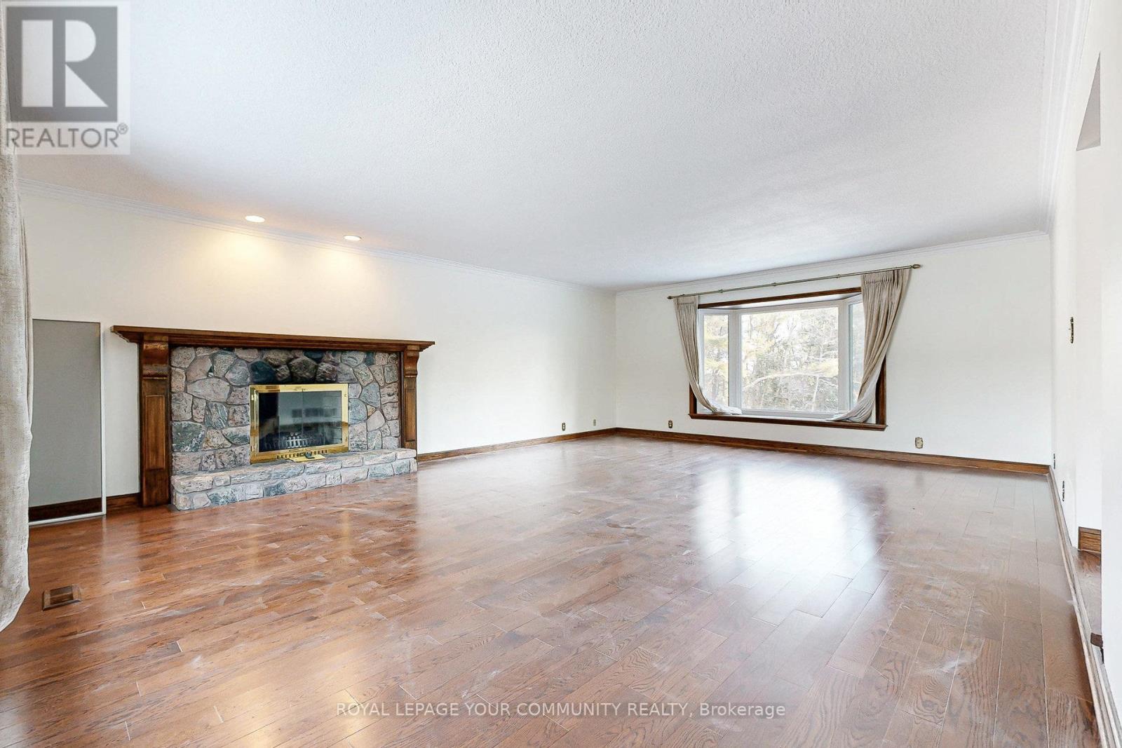 231 Ridge Road, Aurora, Ontario  L4G 0M3 - Photo 5 - N12616698