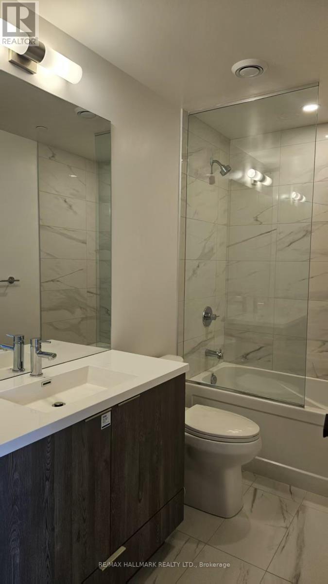 1010 - 8 Interchnage Way, Vaughan, Ontario  L4K 4M3 - Photo 9 - N12616708