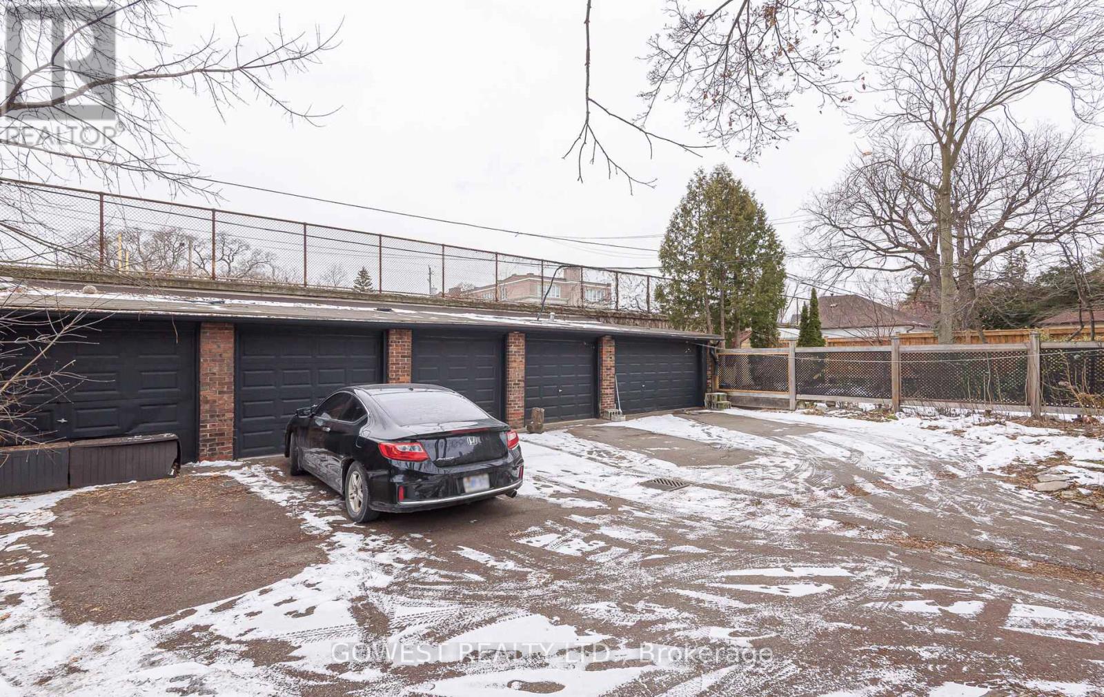 5 - 312 Quebec Avenue, Toronto, Ontario  M6P 2V3 - Photo 17 - W12616640