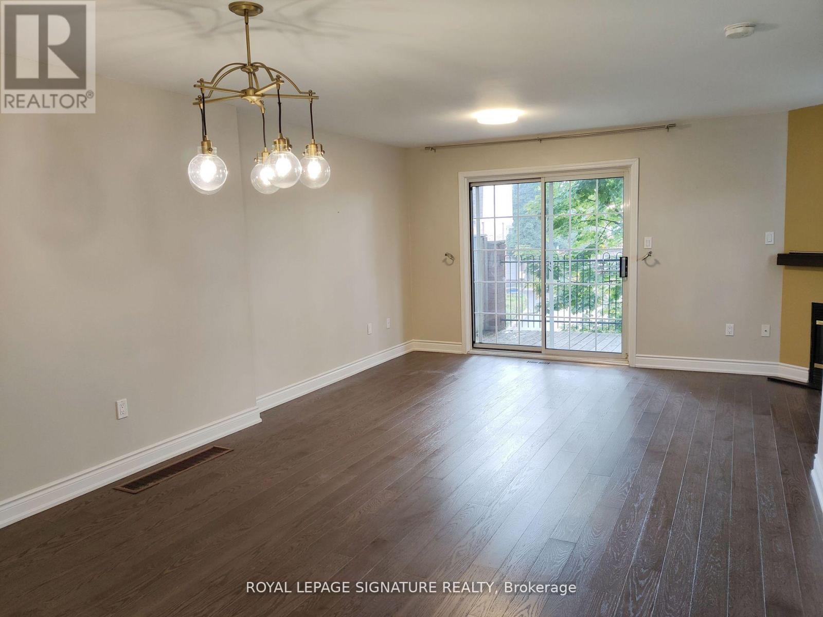 33 - 1525 South Parade Court, Mississauga, Ontario  L5M 6E9 - Photo 4 - W12616658