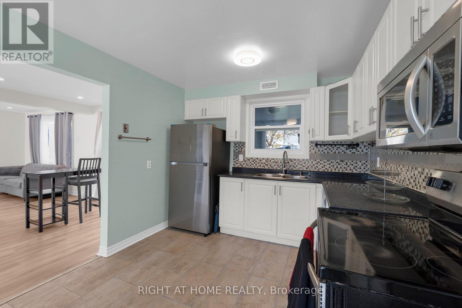 13 Huntingwood Crescent, Brampton, Ontario  L6S 1S5 - Photo 10 - W12616664