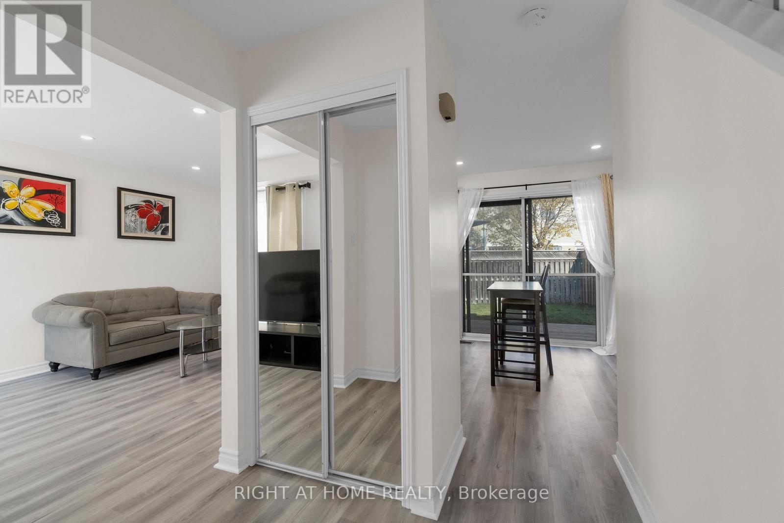 13 Huntingwood Crescent, Brampton, Ontario  L6S 1S5 - Photo 4 - W12616664