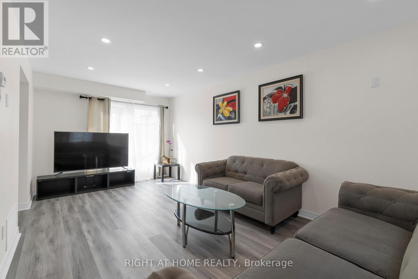 13 Huntingwood Crescent, Brampton, Ontario  L6S 1S5 - Photo 6 - W12616664