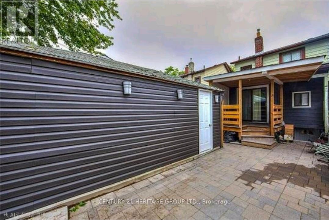 46 Mahoney Avenue, Toronto, Ontario  M6M 2H4 - Photo 14 - W12616682