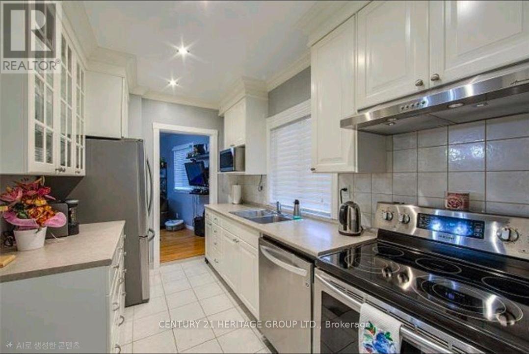46 Mahoney Avenue, Toronto, Ontario  M6M 2H4 - Photo 3 - W12616682