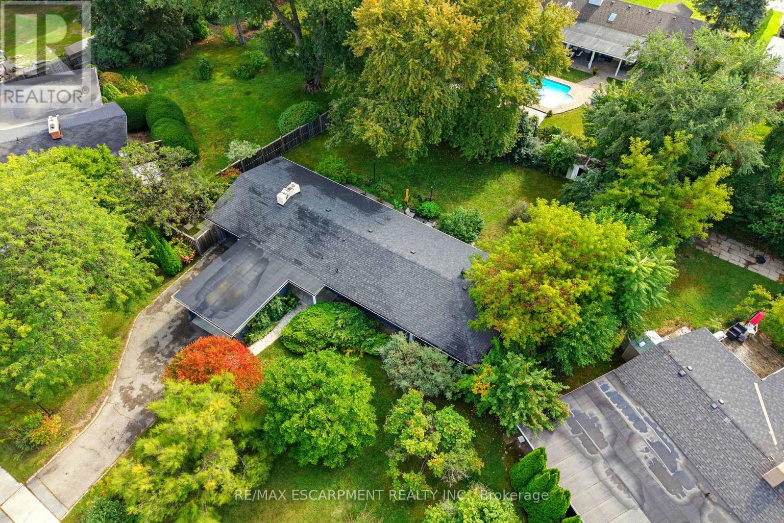 230 SOUTH SERVICE ROAD, Mississauga, Ontario