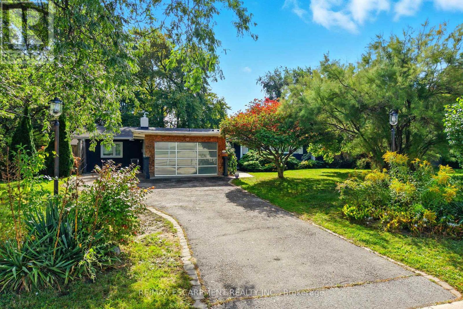 230 South Service Road, Mississauga, Ontario  L5G 2S1 - Photo 2 - W12616694