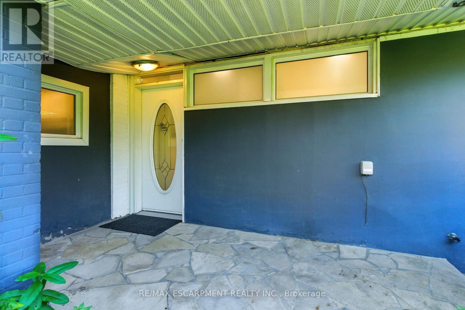 230 South Service Road, Mississauga, Ontario  L5G 2S1 - Photo 5 - W12616694