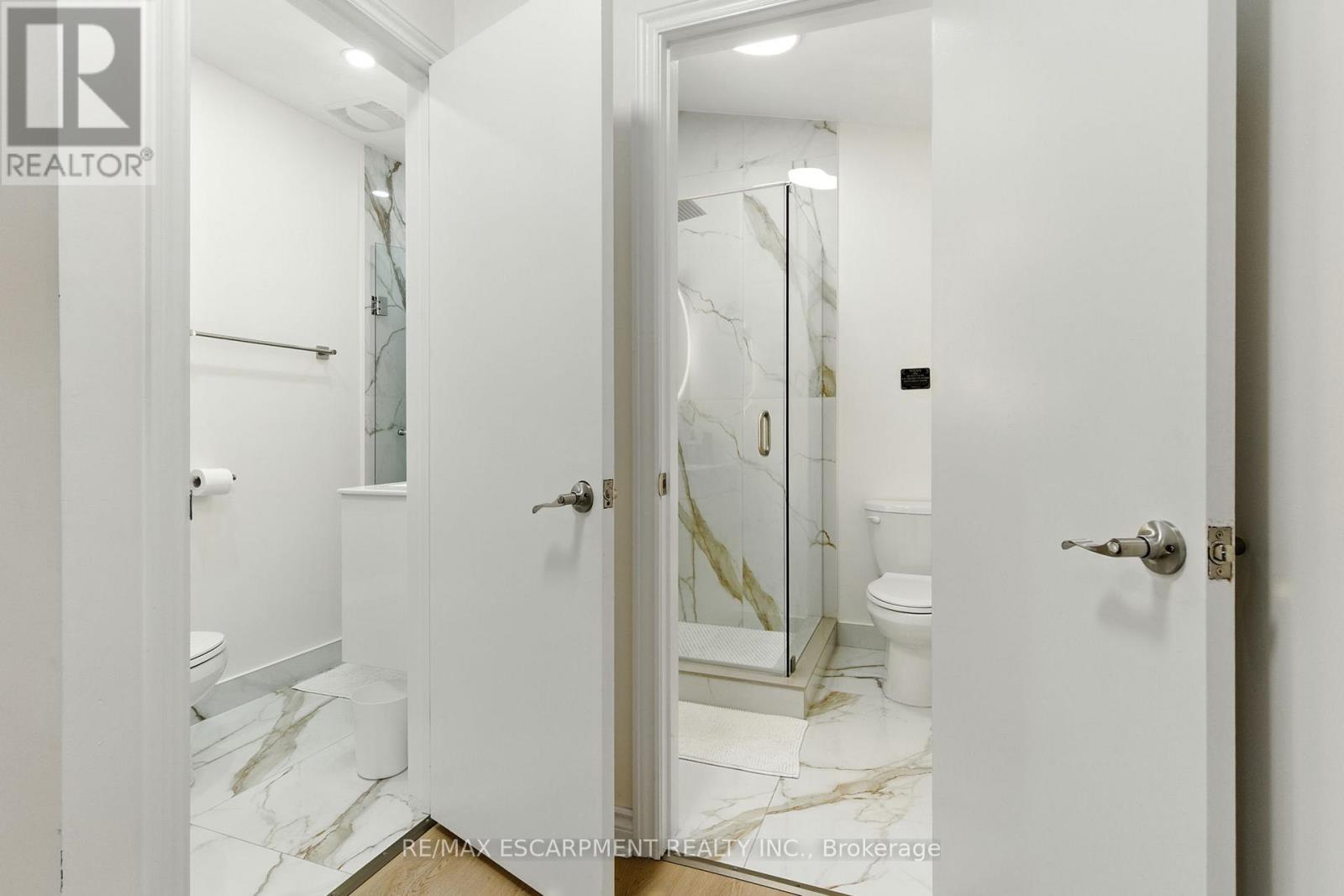 230 South Service Road, Mississauga, Ontario  L5G 2S1 - Photo 7 - W12616694