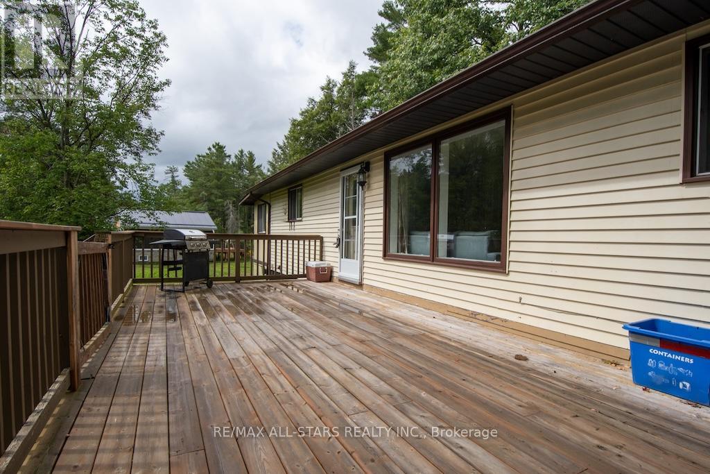 31 Morrison Street, Kawartha Lakes, Ontario  K0M 2L0 - Photo 3 - X12616806