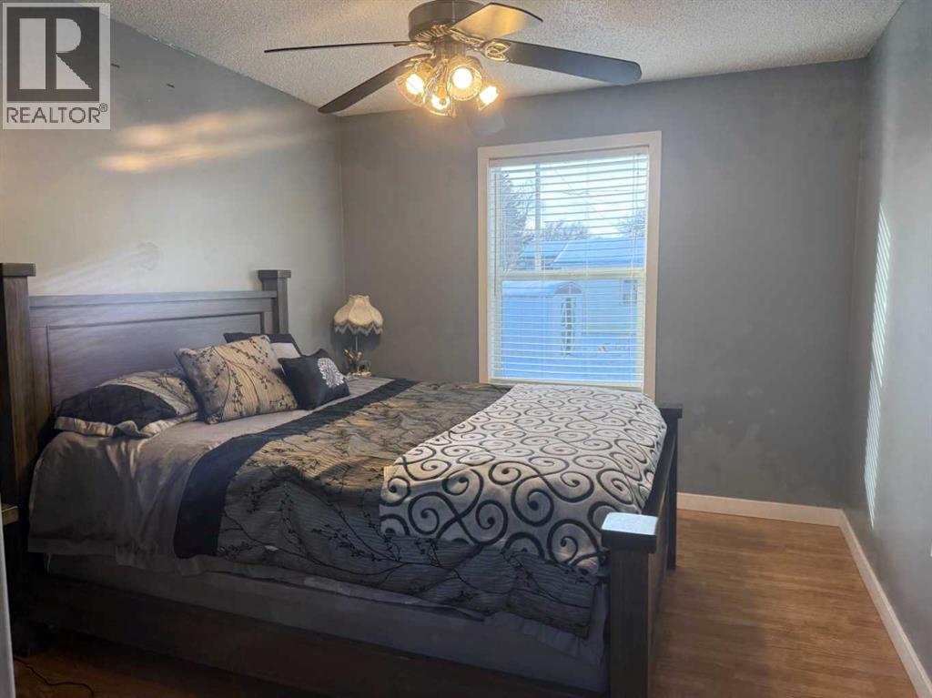 209 2 Street W, Bow Island, Alberta  T0K 0G0 - Photo 12 - A2273594