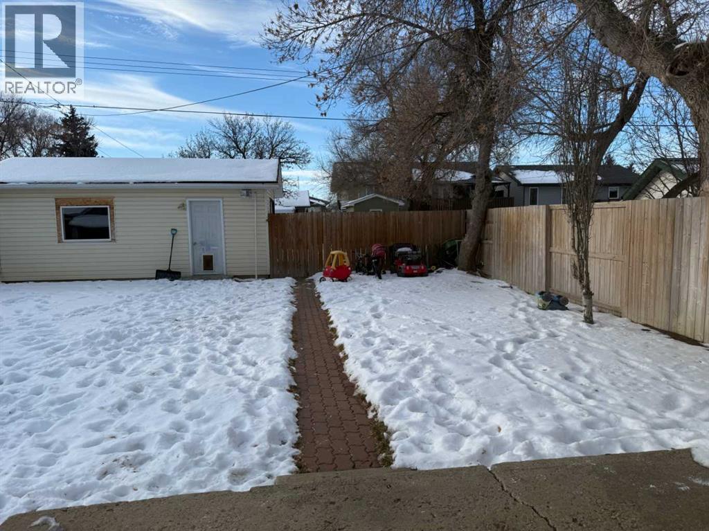 209 2 Street W, Bow Island, Alberta  T0K 0G0 - Photo 32 - A2273594