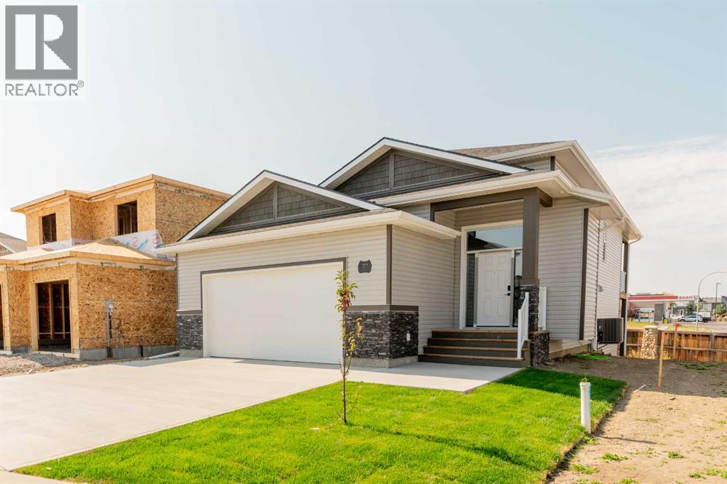 413 Rivergrove Chase W, Lethbridge, Alberta  T1K 8E9 - Photo 2 - A2256917