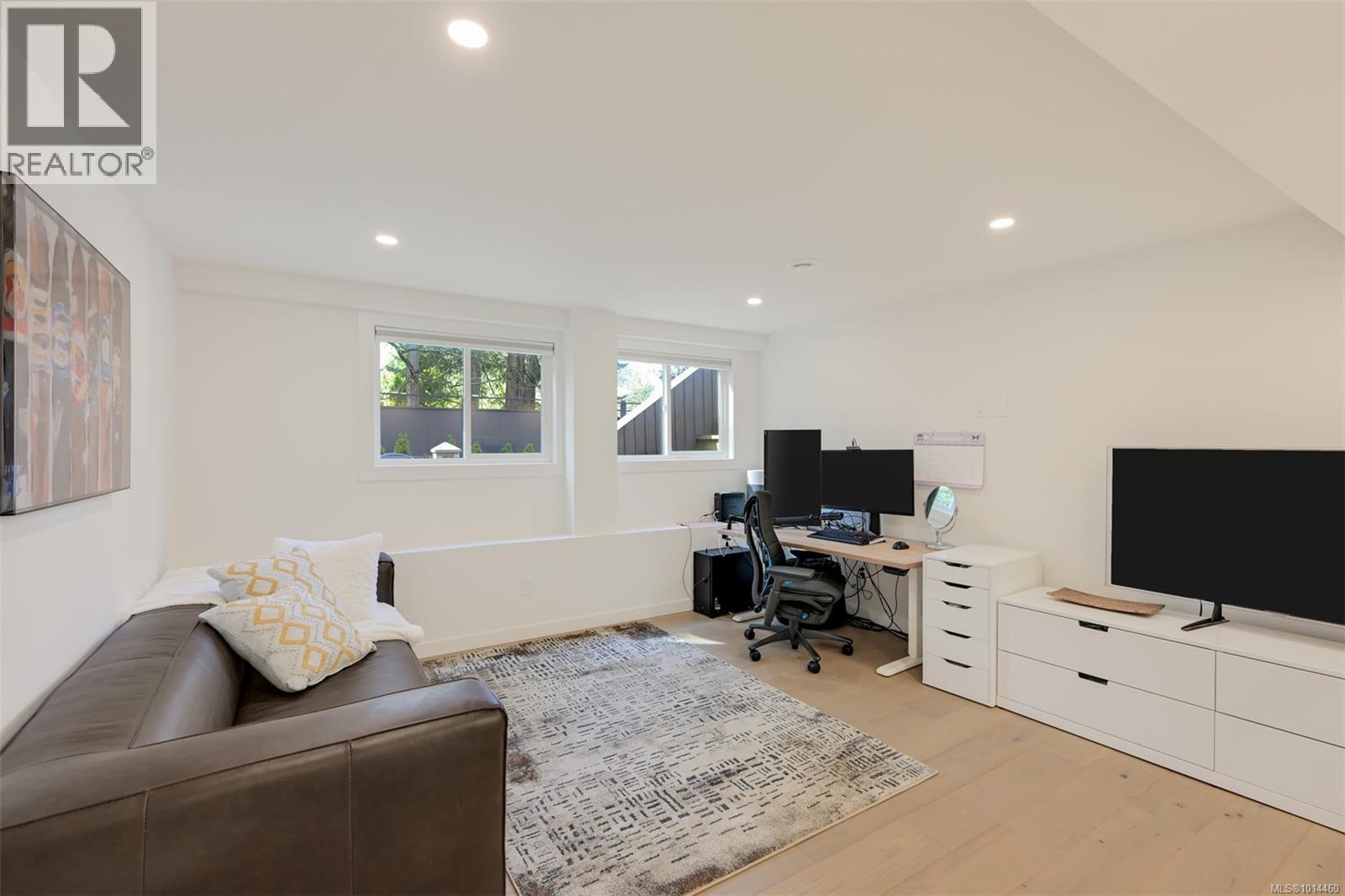 1941 Appleton Pl, Saanich, British Columbia  V8N 3A3 - Photo 37 - 1014460