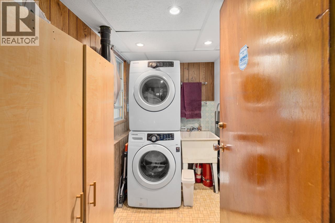 8225 18th Avenue, Burnaby, British Columbia  V3N 1K4 - Photo 16 - R3073295