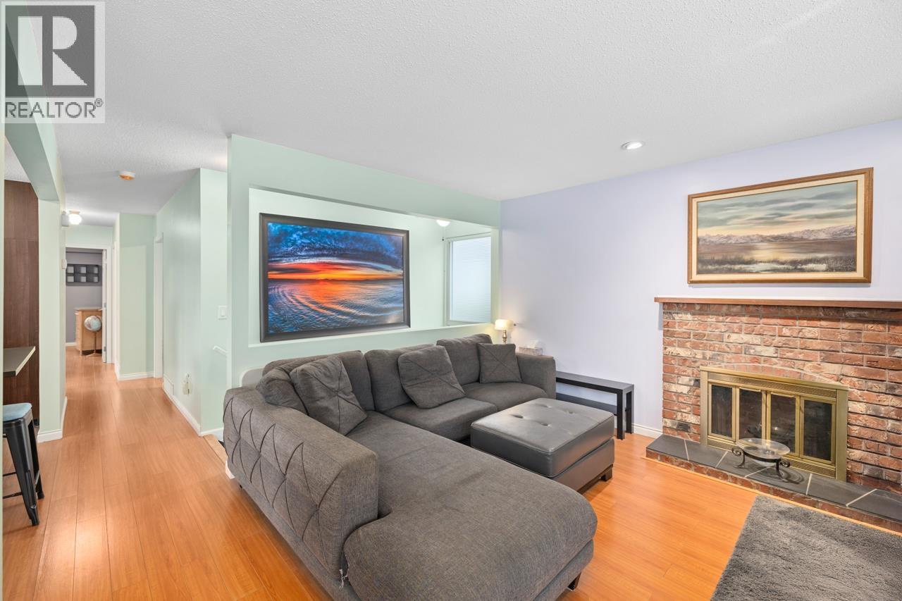 8225 18th Avenue, Burnaby, British Columbia  V3N 1K4 - Photo 5 - R3073295