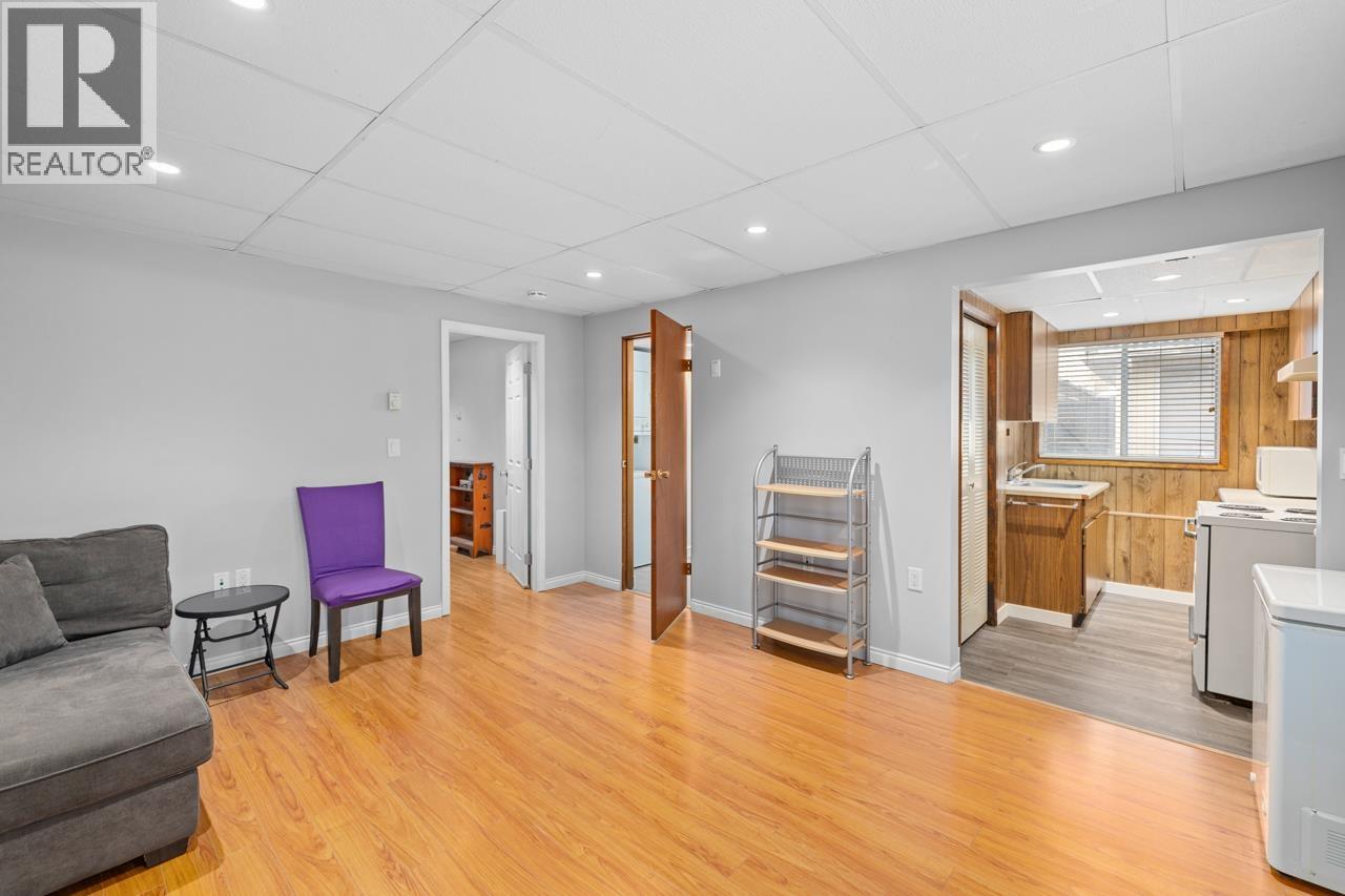 8225 18th Avenue, Burnaby, British Columbia  V3N 1K4 - Photo 18 - R3073295