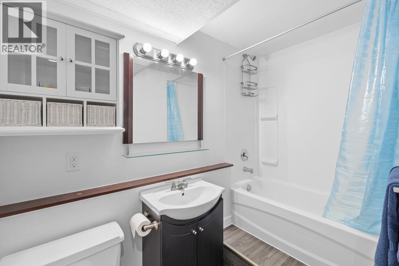 8225 18th Avenue, Burnaby, British Columbia  V3N 1K4 - Photo 22 - R3073295