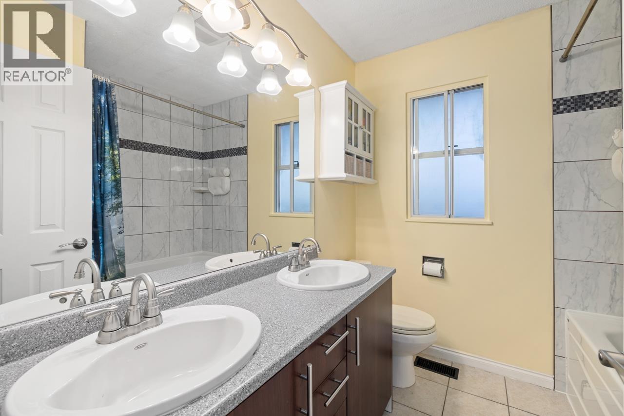 8225 18th Avenue, Burnaby, British Columbia  V3N 1K4 - Photo 12 - R3073295