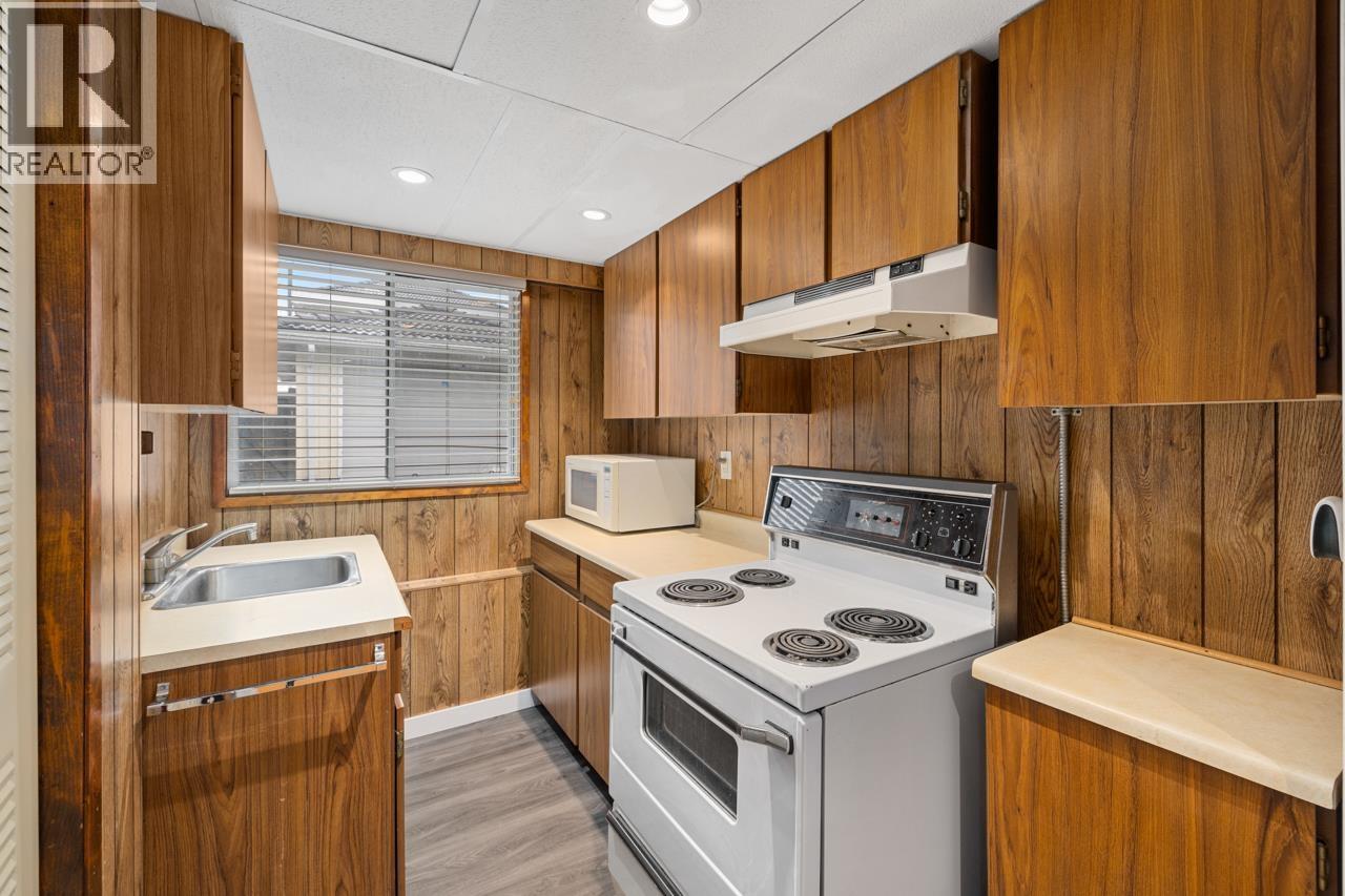 8225 18th Avenue, Burnaby, British Columbia  V3N 1K4 - Photo 19 - R3073295