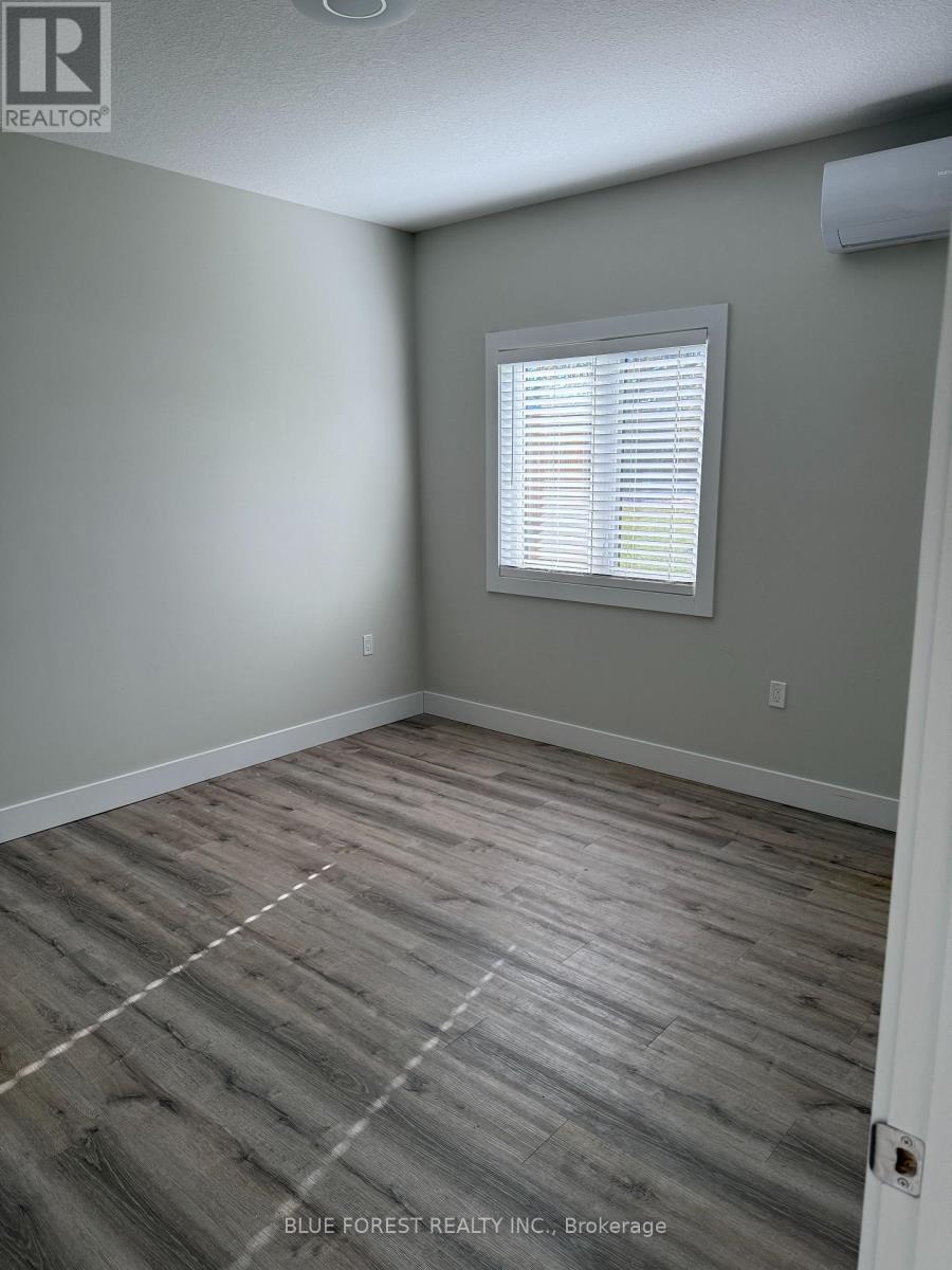 9 - 282 Main Street, Southwest Middlesex, Ontario  N0L 1M0 - Photo 10 - X12616782