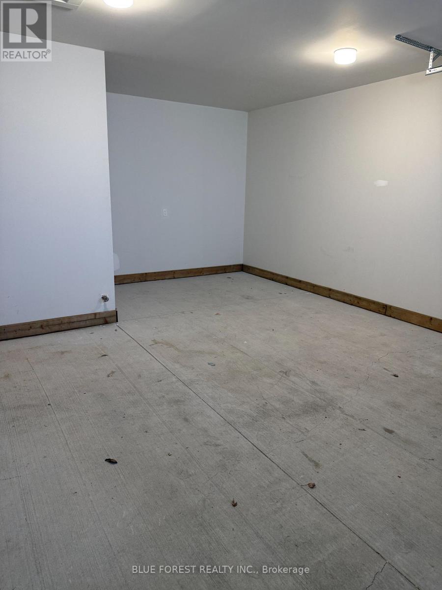 9 - 282 Main Street, Southwest Middlesex, Ontario  N0L 1M0 - Photo 16 - X12616782