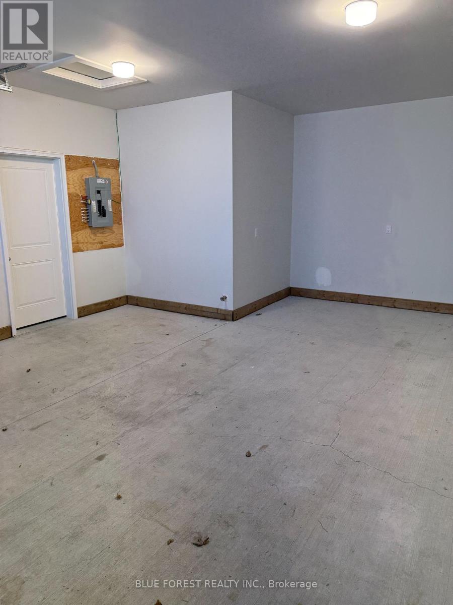 9 - 282 Main Street, Southwest Middlesex, Ontario  N0L 1M0 - Photo 17 - X12616782