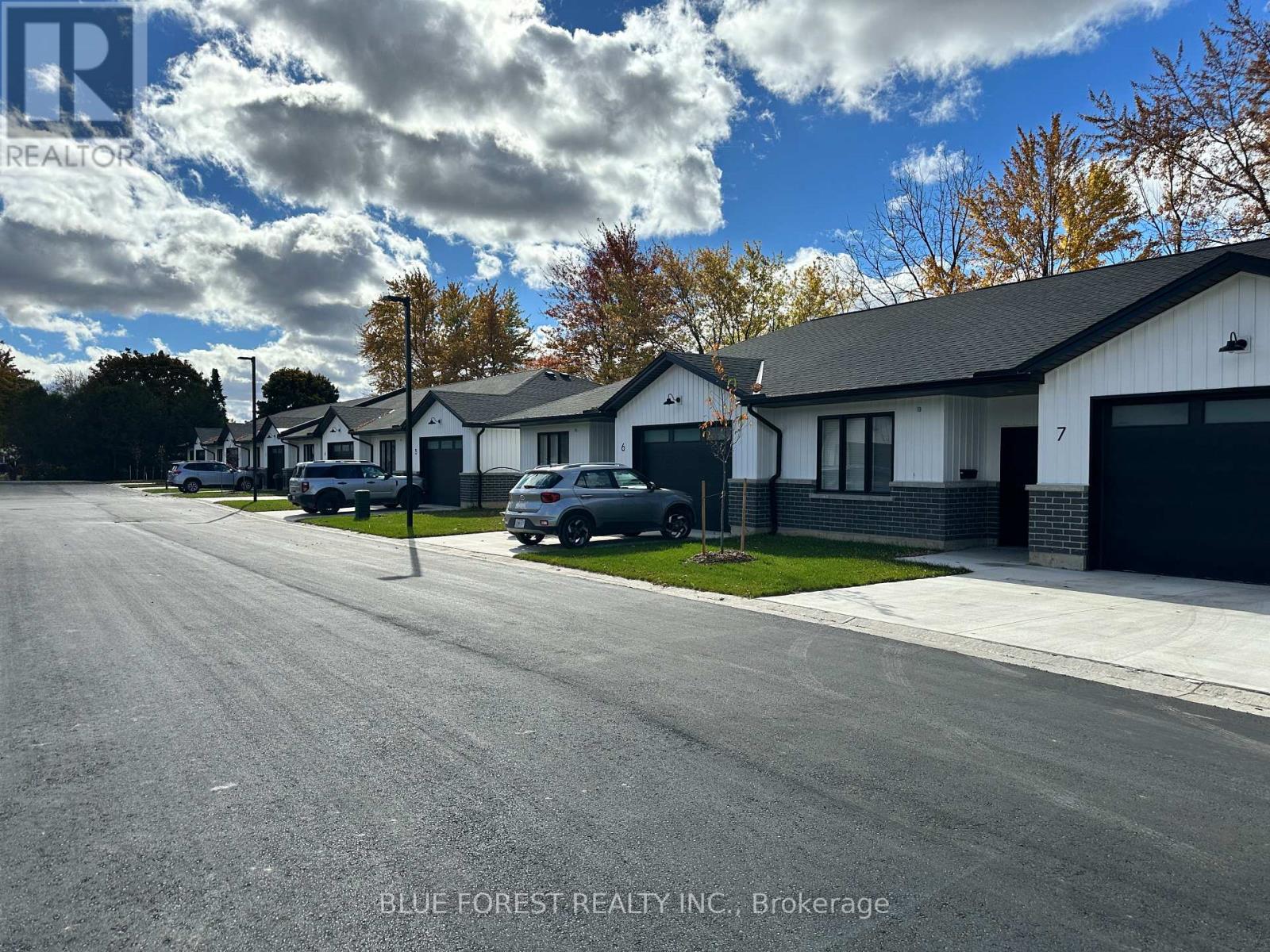 9 - 282 Main Street, Southwest Middlesex, Ontario  N0L 1M0 - Photo 2 - X12616782