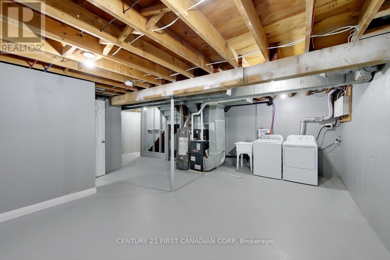 1005 Lanark Place, Sarnia, Ontario  N7S 4E5 - Photo 28 - X12616848