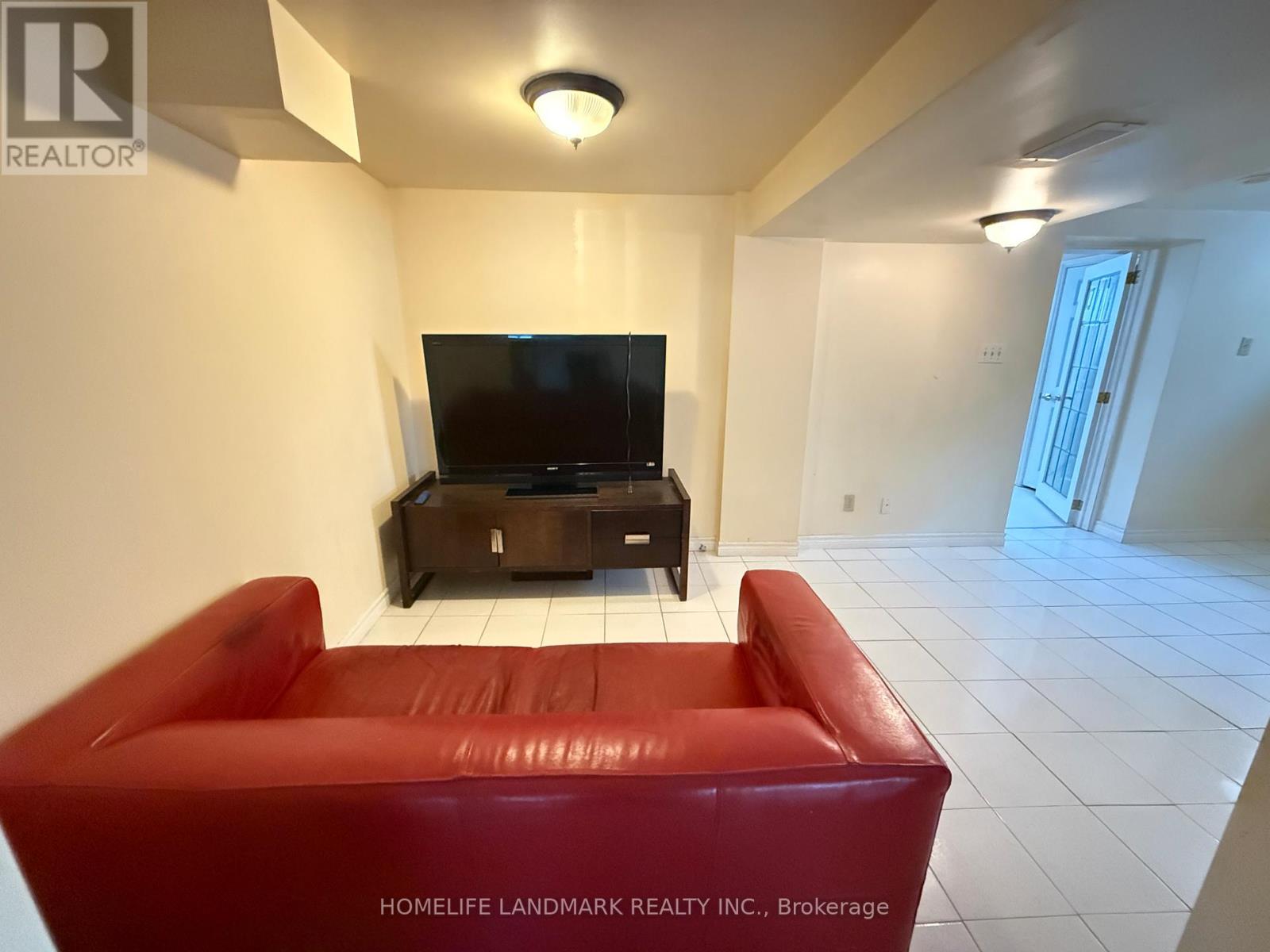 157 Sussex Avenue, Richmond Hill, Ontario  L4C 2E9 - Photo 12 - N12612698