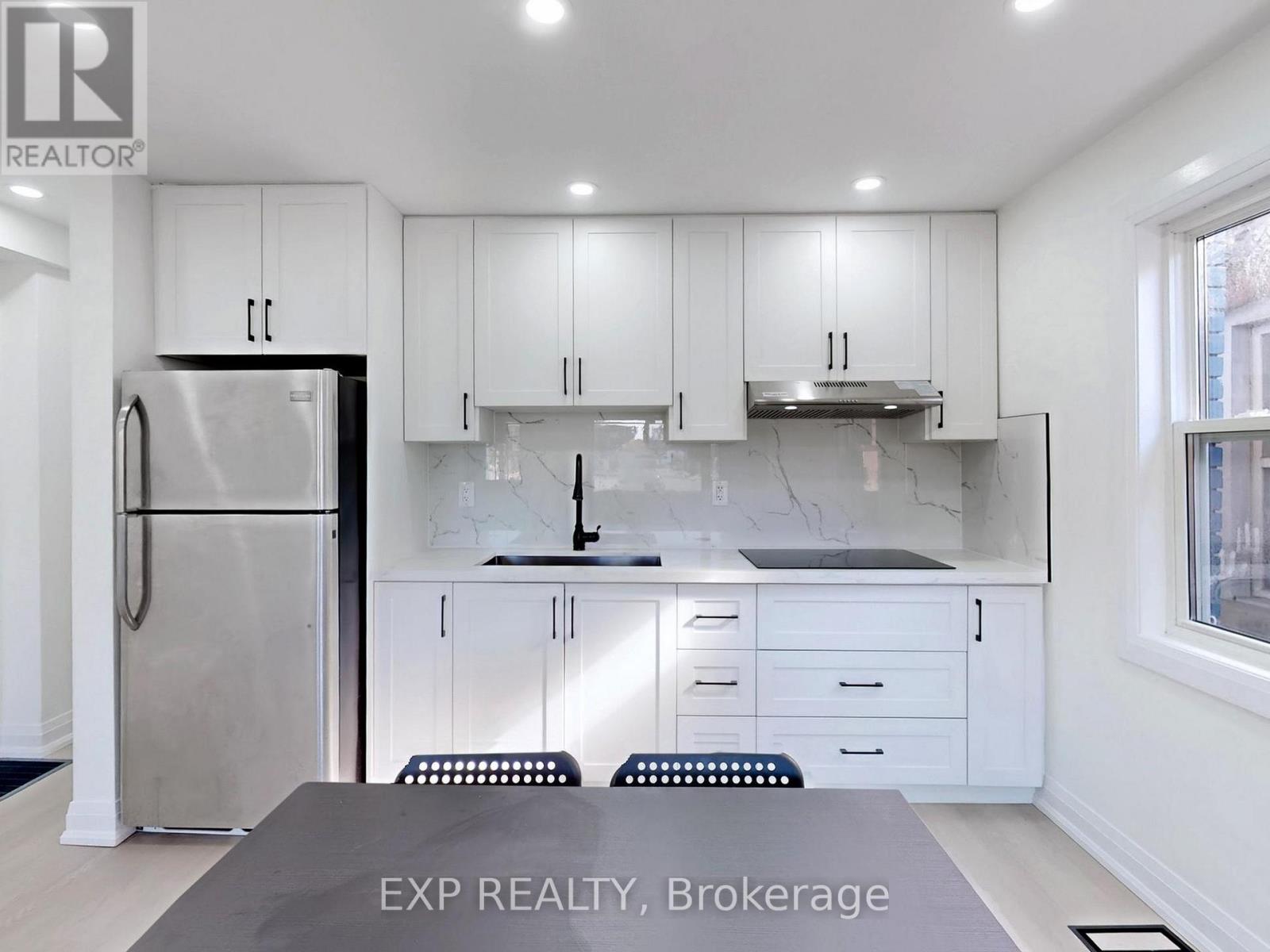 685 Jane Street, Toronto, Ontario  M6N 4A6 - Photo 14 - W12616128