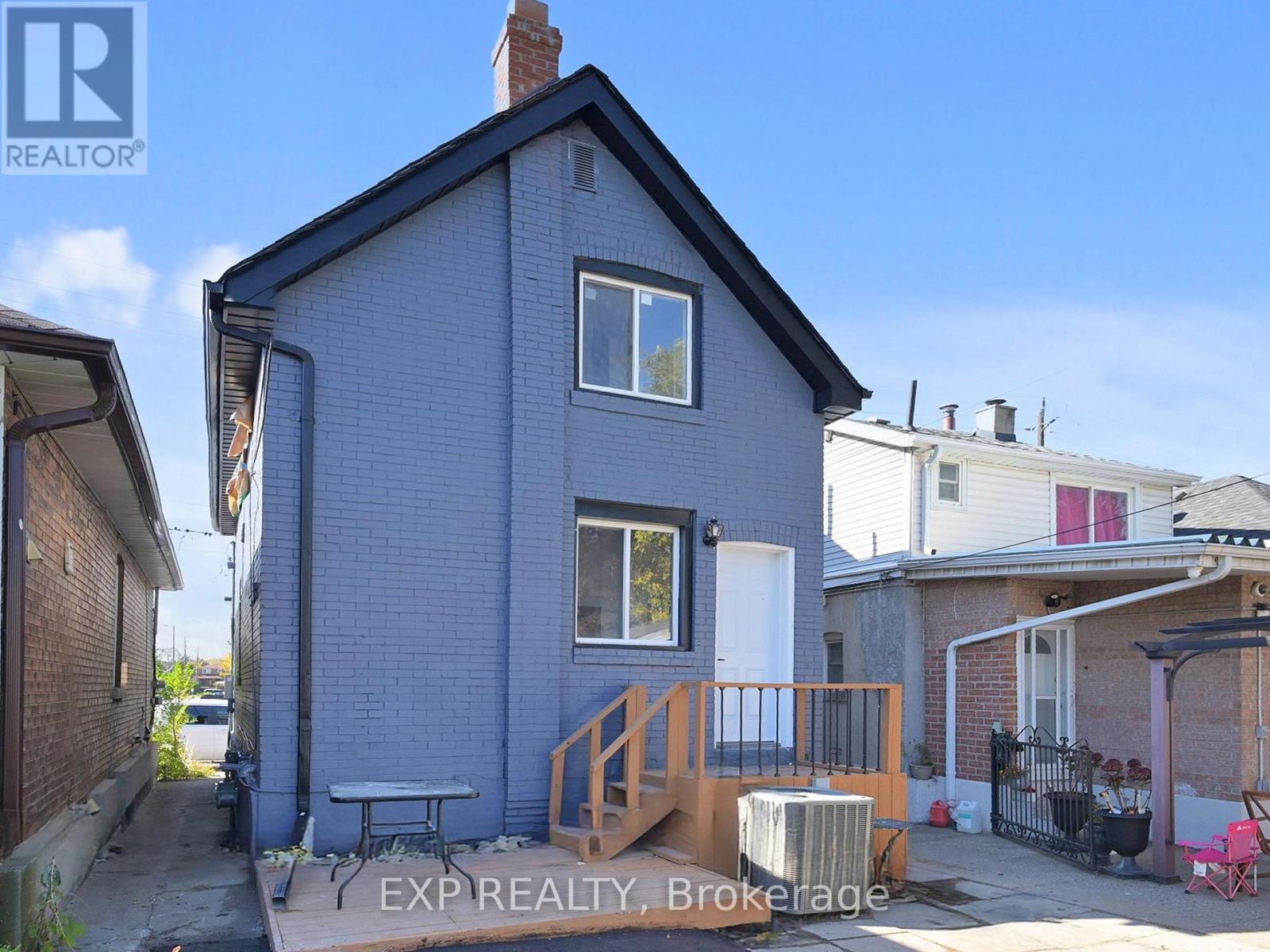 685 Jane Street, Toronto, Ontario  M6N 4A6 - Photo 44 - W12616128