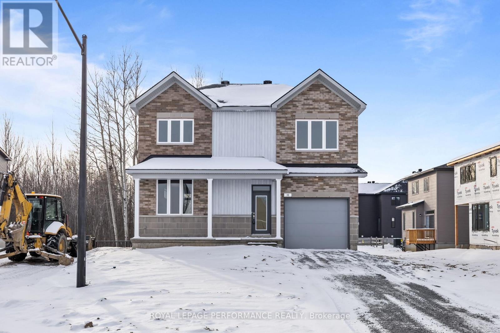 10 ACADEMIE STREET, Russell, Ontario