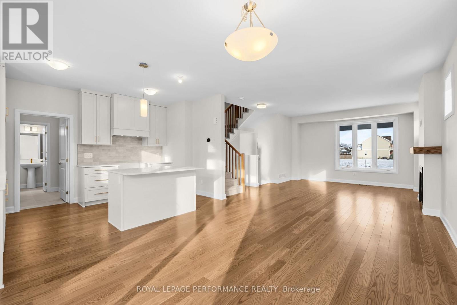 10 Academie Street, Russell, Ontario  K0A 1W0 - Photo 11 - X12616856