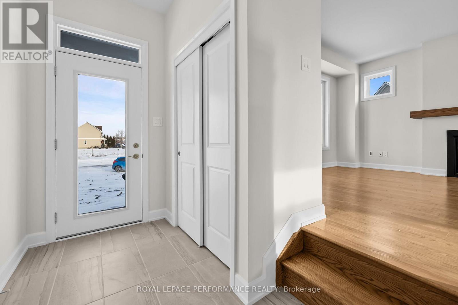 10 Academie Street, Russell, Ontario  K0A 1W0 - Photo 4 - X12616856