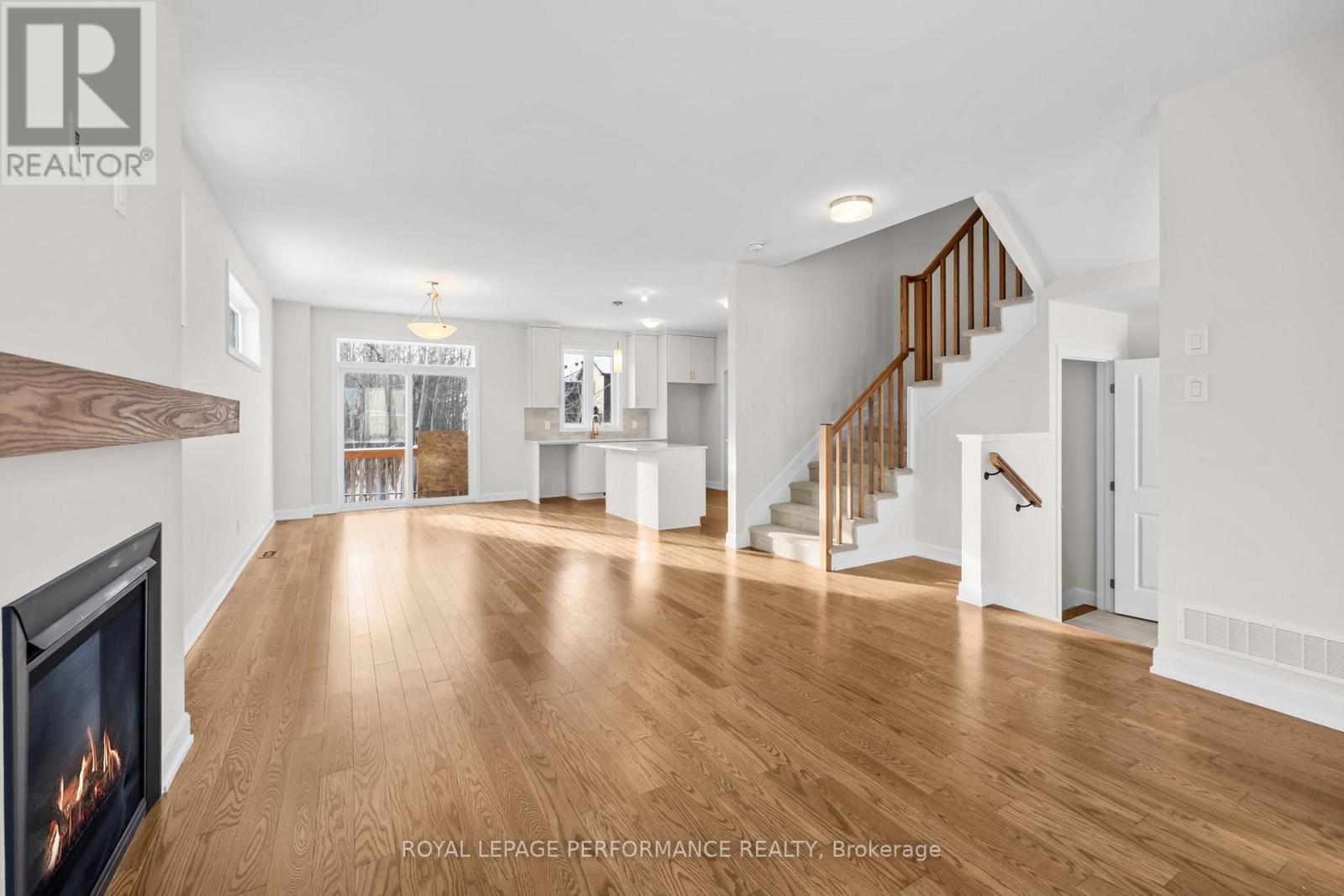 10 Academie Street, Russell, Ontario  K0A 1W0 - Photo 6 - X12616856