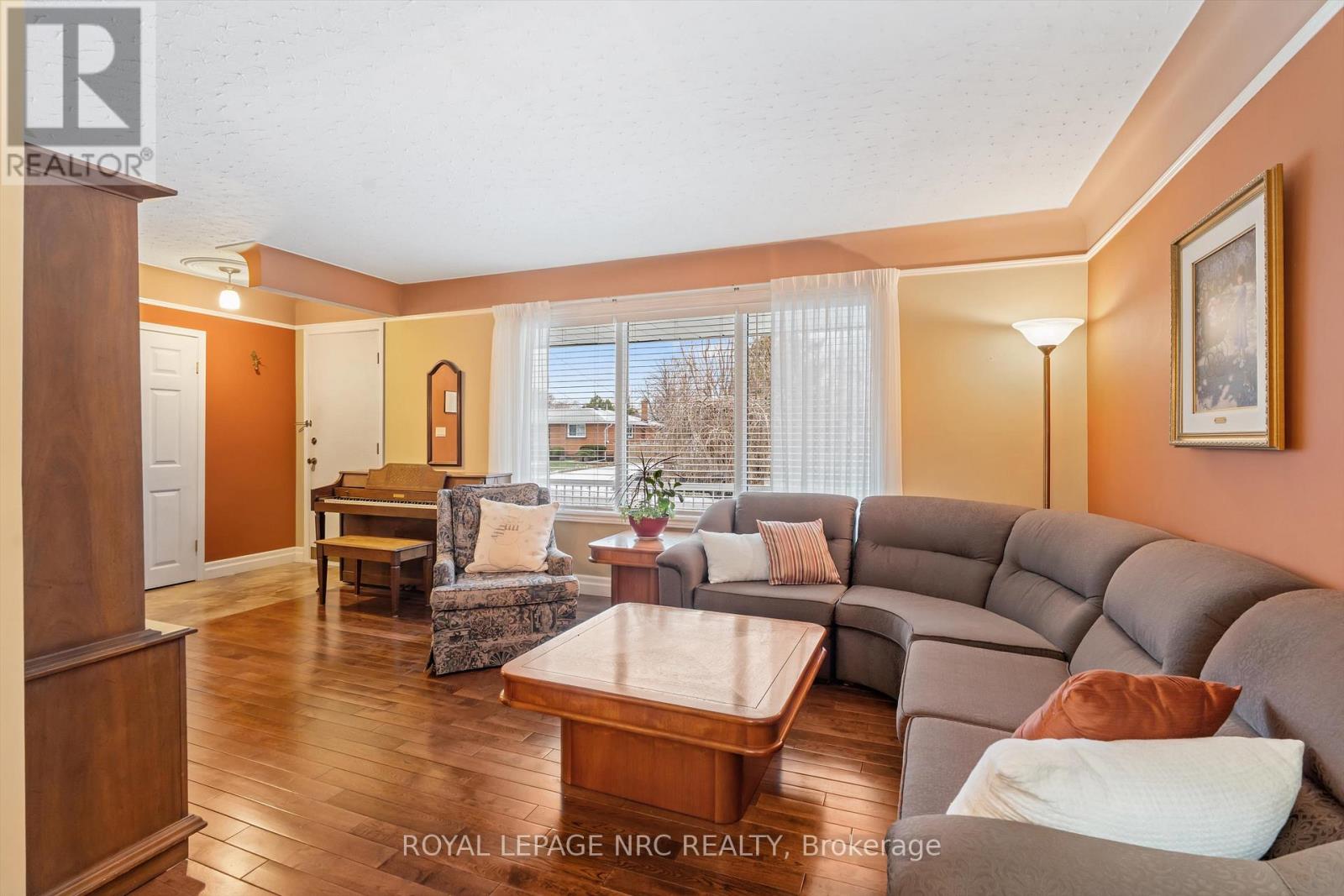 26 Southdale Drive, St. Catharines, Ontario  L2M 3N5 - Photo 10 - X12616838