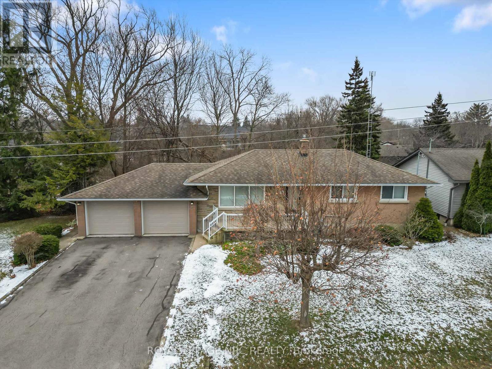 26 Southdale Drive, St. Catharines, Ontario  L2M 3N5 - Photo 2 - X12616838