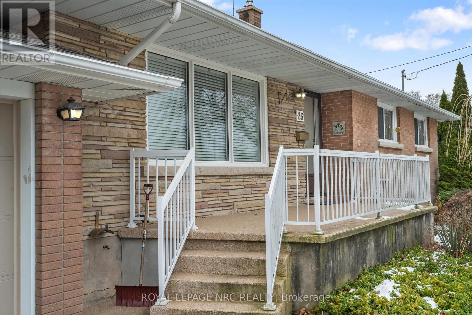 26 Southdale Drive, St. Catharines, Ontario  L2M 3N5 - Photo 3 - X12616838