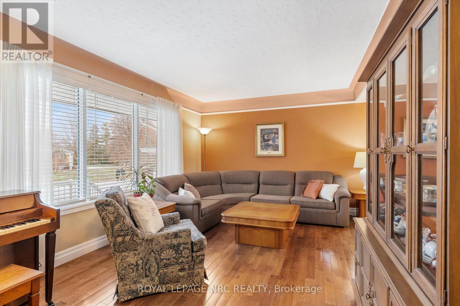 26 Southdale Drive, St. Catharines, Ontario  L2M 3N5 - Photo 8 - X12616838