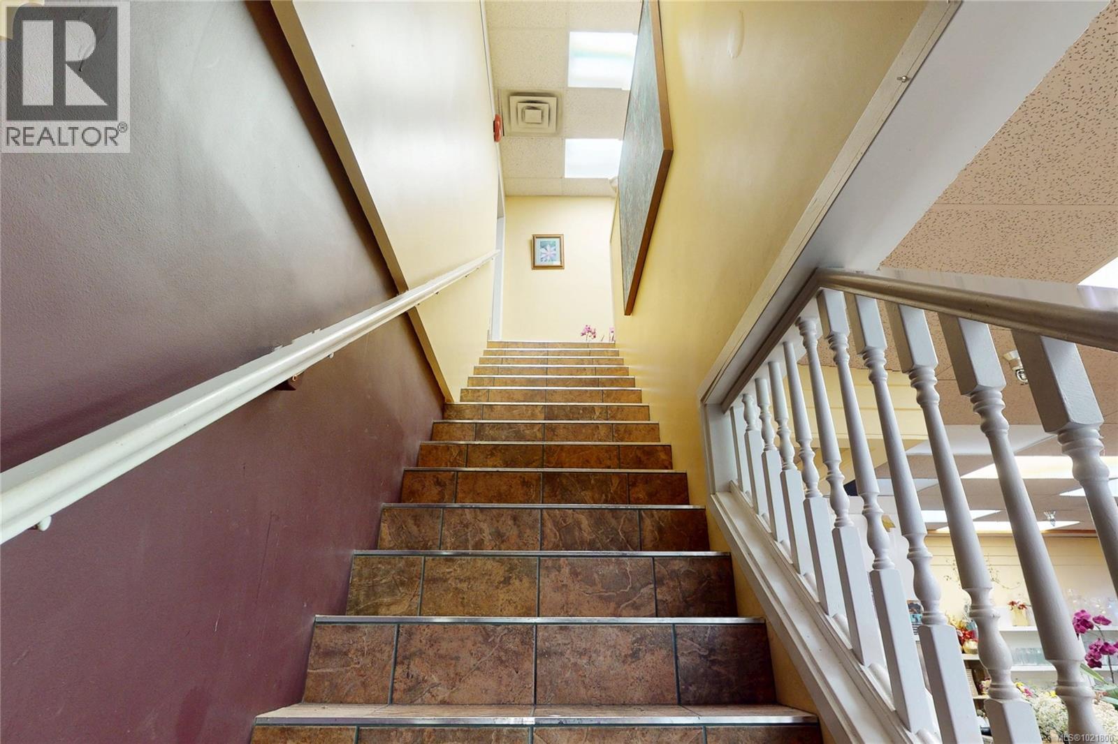 102 2187 Oak Bay Ave, Oak Bay, British Columbia  V8R 1G1 - Photo 34 - 1021800