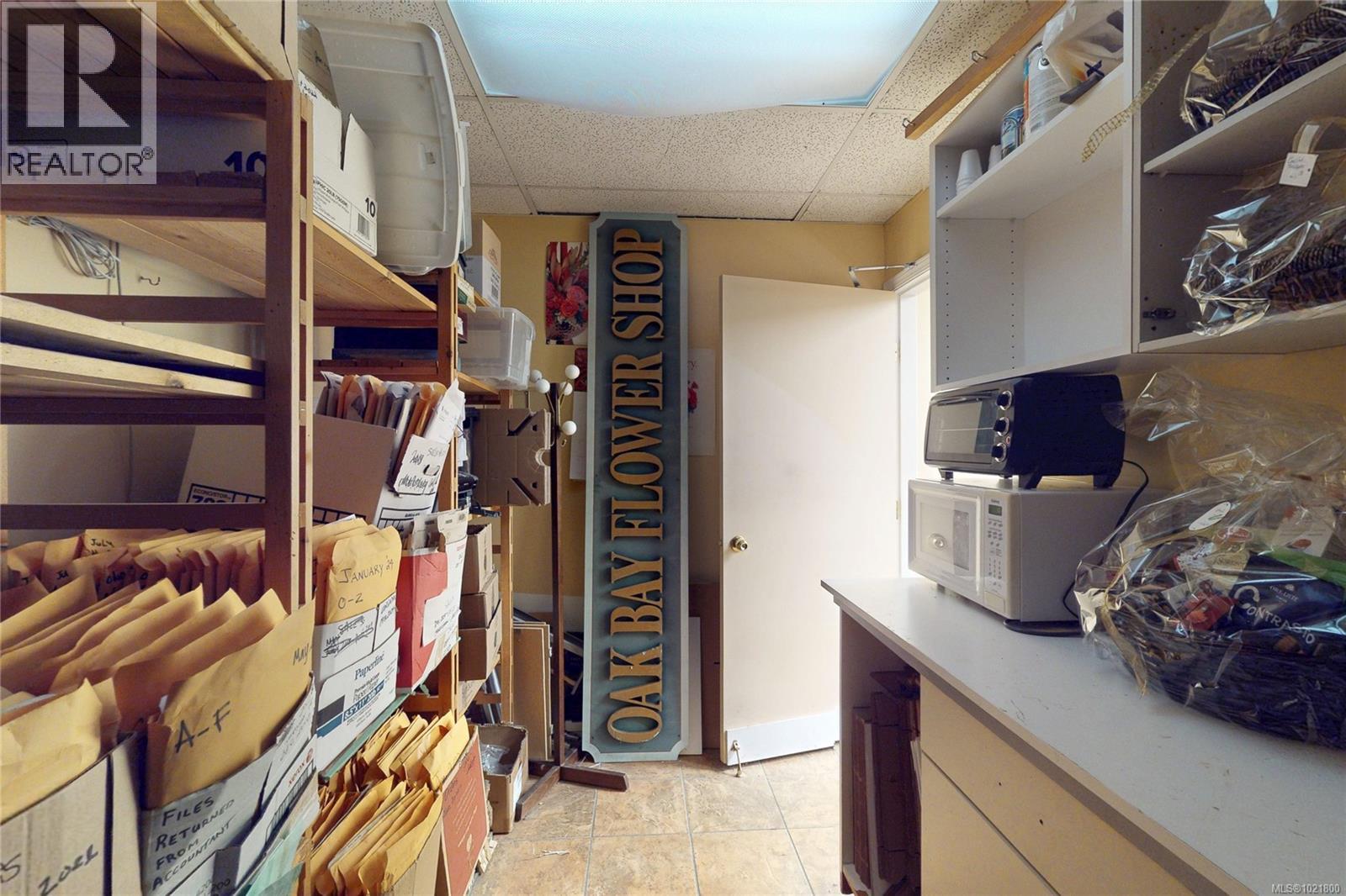 102 2187 Oak Bay Ave, Oak Bay, British Columbia  V8R 1G1 - Photo 46 - 1021800