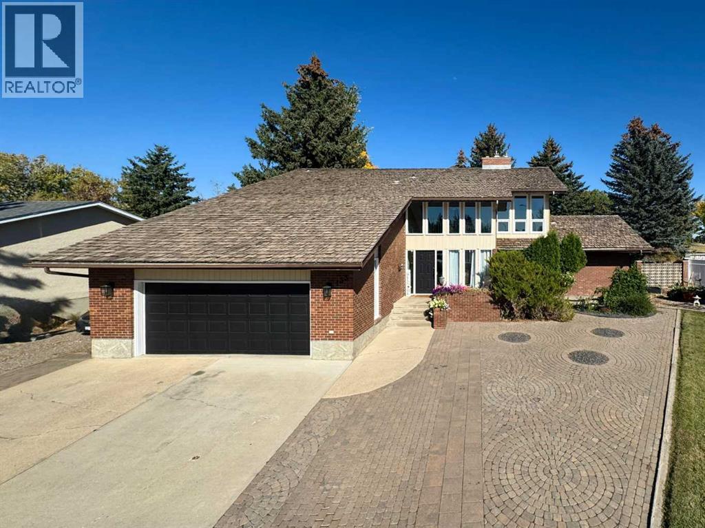 133 Laval Court W, Lethbridge, Alberta  T1K 4G2 - Photo 2 - A2272701