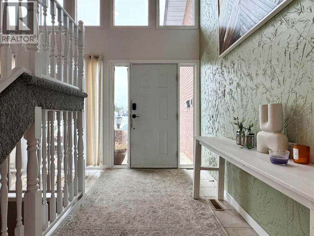 133 Laval Court W, Lethbridge, Alberta  T1K 4G2 - Photo 5 - A2272701