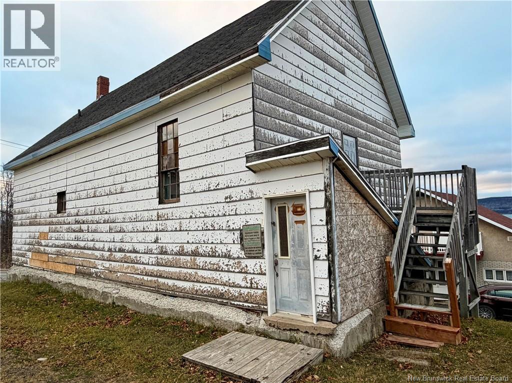 131 Renfrew, Dalhousie, New Brunswick  E8E 2H8 - Photo 3 - NB130604