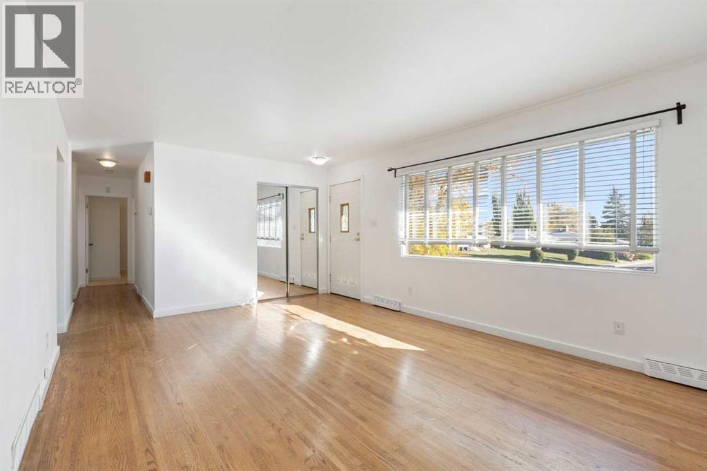 58 Kingsland Place Sw, Calgary, Alberta  T2V 2J9 - Photo 9 - A2264077